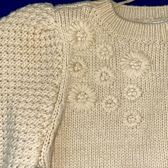 VERO MODA AWARE Sz S cream color textural puff sleeve sweater embroidered flower - Picture 1 of 7